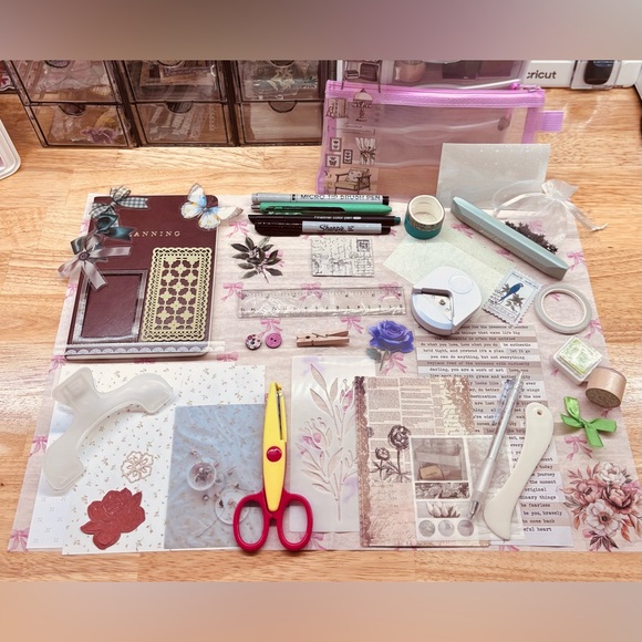 Deluxe Creative Capsules Order - Picture 2 of 6